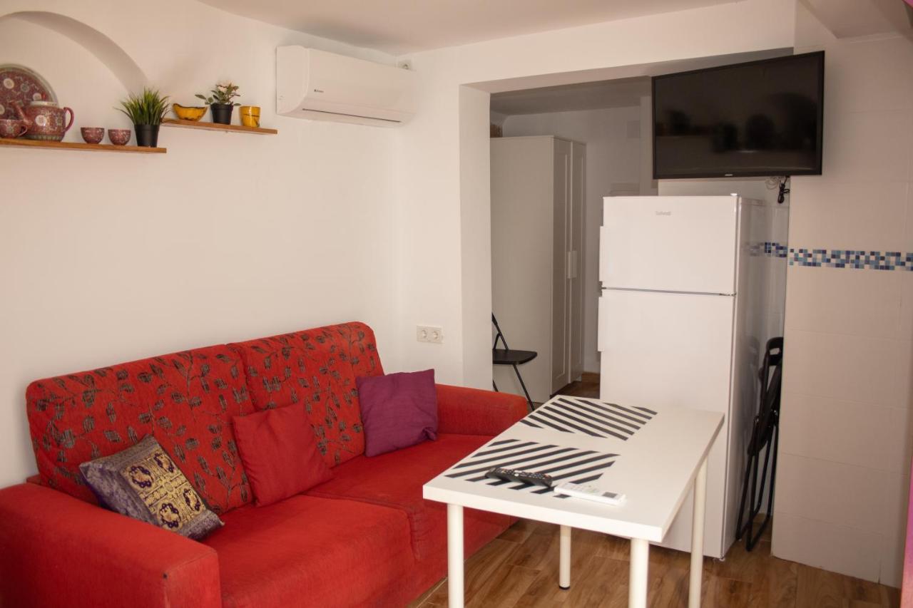 Malaguena Salerosa "Apartamento - Estudio Con Terraza" En Casa Tipica De 1 A 4 Dormitorios Málaga Exterior foto